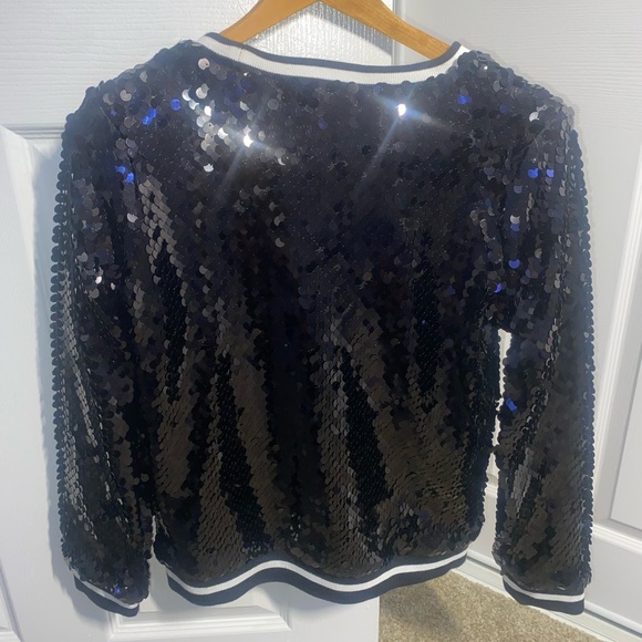 GUESS - Picture 3 of 4